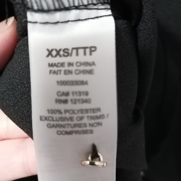 🟣Dynamite black v-neck long sleeves - Picture 4 of 8